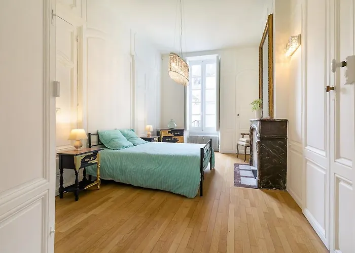 Le Palais - Parking Inclus * Digione