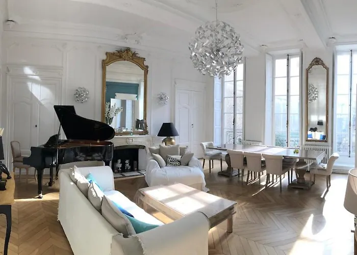 Le Palais - Parking Inclus Appartamento