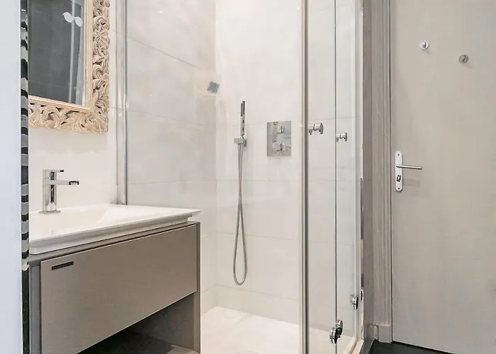 Le Palais - Parking Inclus Appartamento